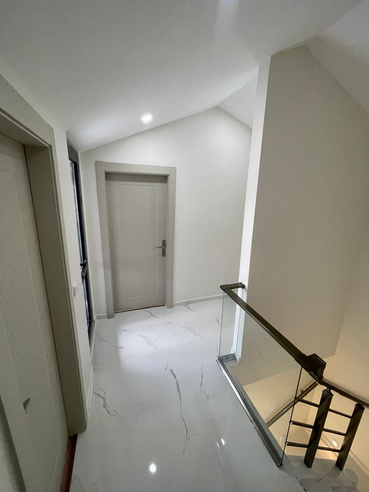 Göztepe’de 154 m² Teraslı 4+1 Çatı Dubleksi | Kısmi Deniz Manzaralı - Görsel 8